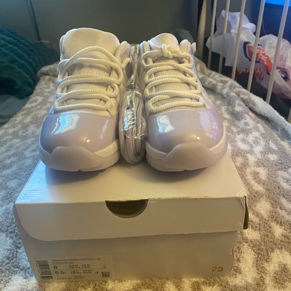 Air Jordan 11 Retro Low